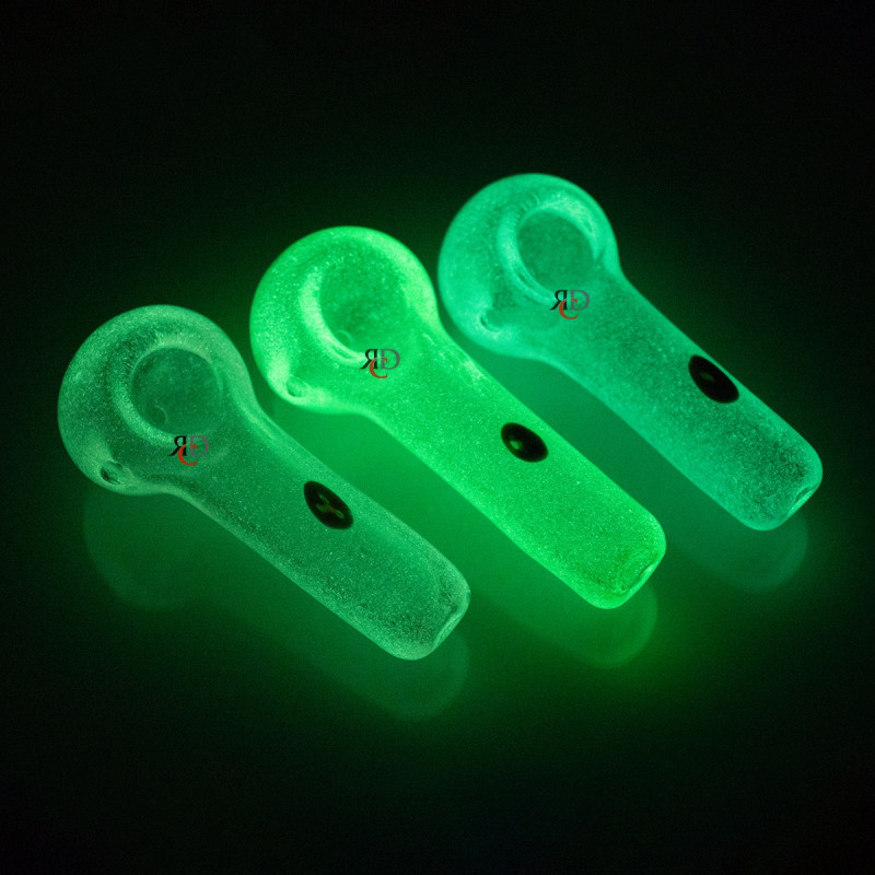 GLASS PIPE GLOW IN DARK GP6102 1CT