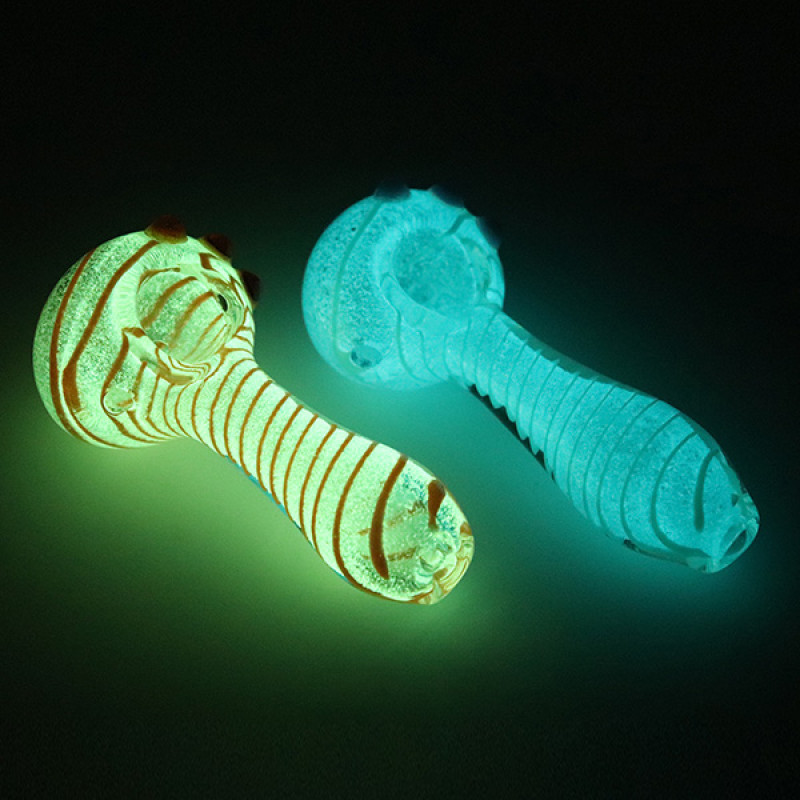 GLASS PIPE GLOW IN DARK PIPE GP5521 1CT
